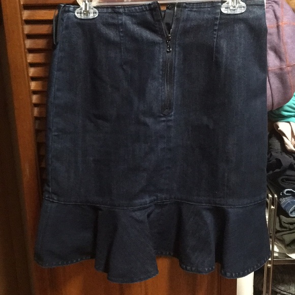 Jean material skirt - Picture 2 of 3